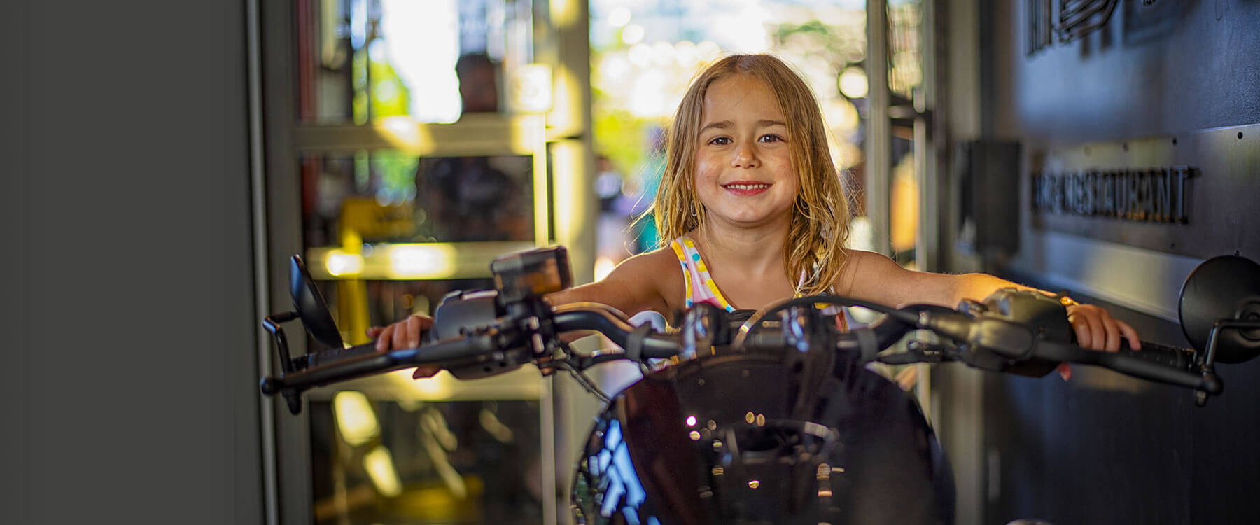 girl on motorcycle - desktop version